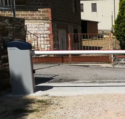 Sbarra automatica all’accesso di un cortile – Massa Lombarda